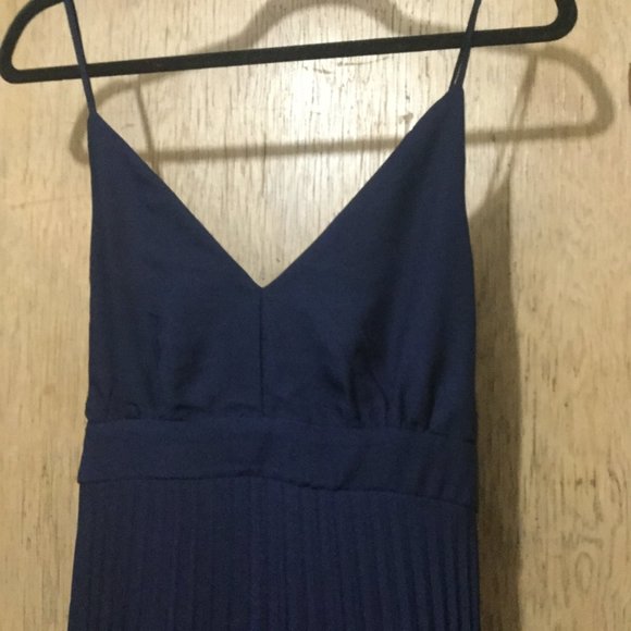 NWT Charmed Hearts pleated dark blue maxi dress zip back with waist tie size L - Picture 3 of 7